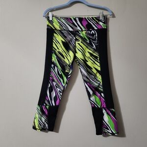 Fabletics womens capri leggings activewear atheltic medium stretchy